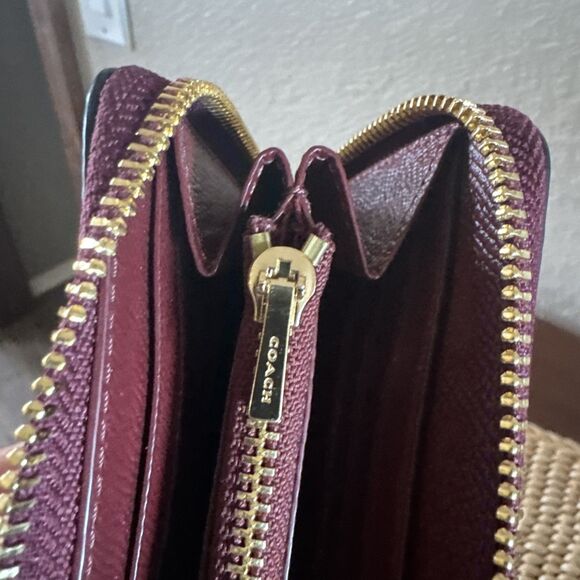Coach Metallic Small Wristlet Soft Burgundy Wrist Strap Leather Bag Zip Handbag - Picture 9 of 12